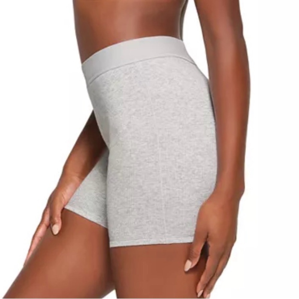 SKIMS Cotton Rib Boxers 🤍 Light Heather Gray | M | NWT - Picture 3 of 7